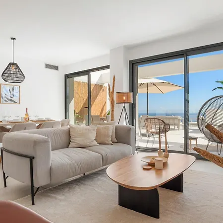 Luxury Penthouse With Big Terrace And Seaviews *