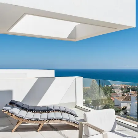 Luxury Penthouse With Big Terrace And Seaviews * Manilva